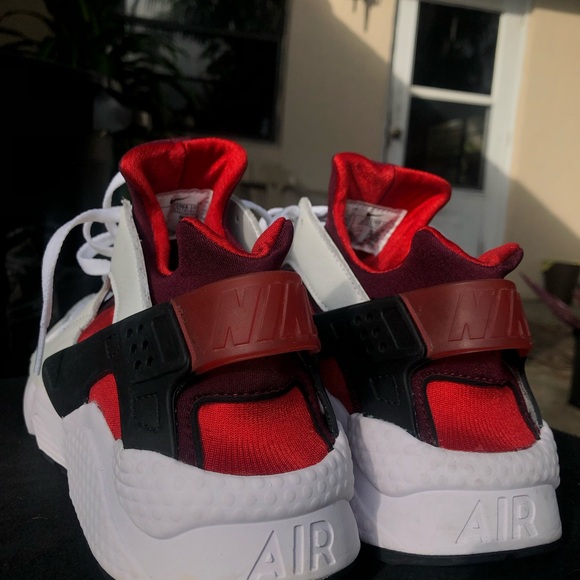 Nike Air Huarache 'Red Oxide' Sneakers - Picture 3 of 4